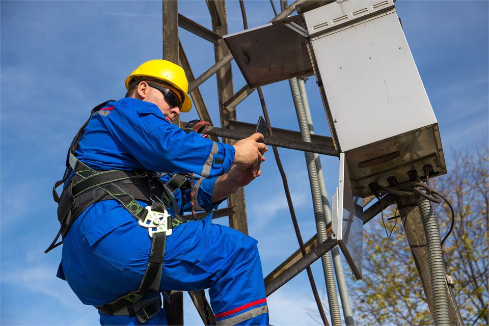 Tecnico Pronto Casa H24 durante un intervento